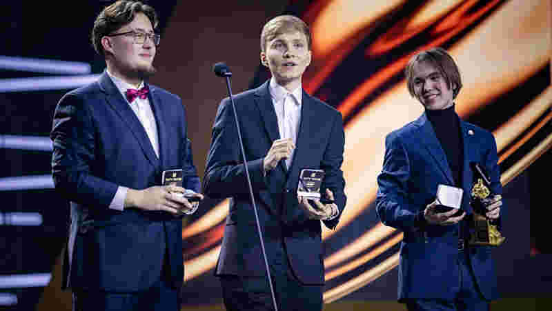 The MongolZ 意外地将 Senzu 放在替补席上;