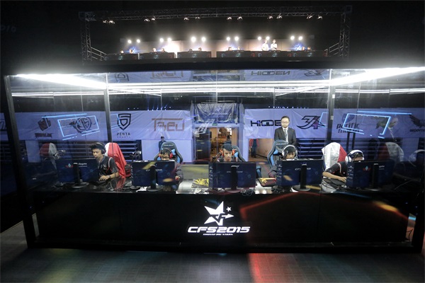 PGL Astana 2025 第一天：精彩比赛、击杀、评论、表情包、网红反应